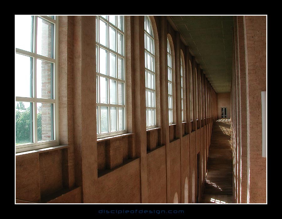 museumstairs01