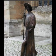 statue05