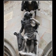 statue09