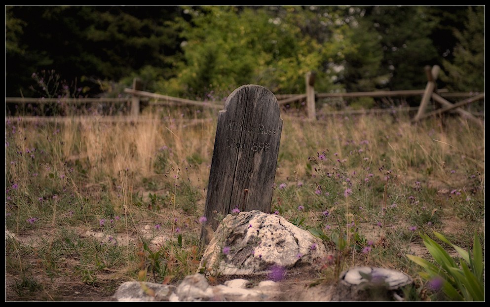 tombstone04